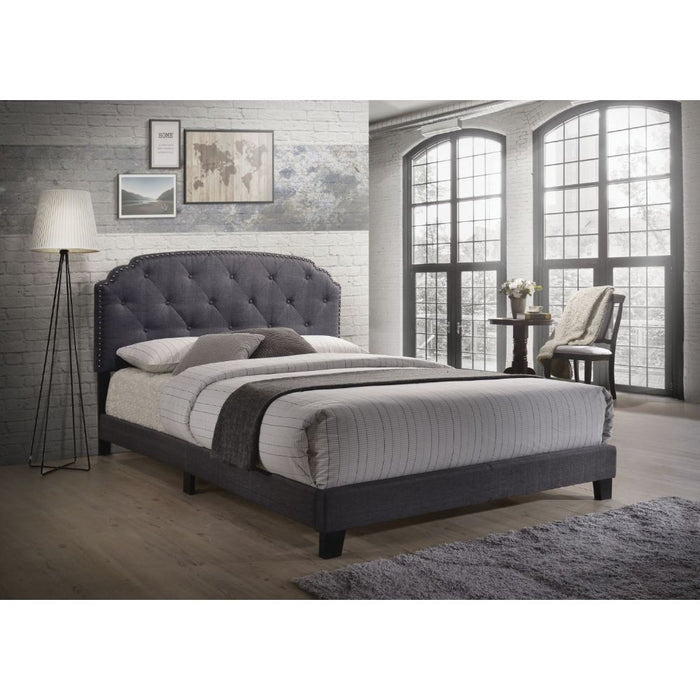Tradilla Queen Bed - Image 4
