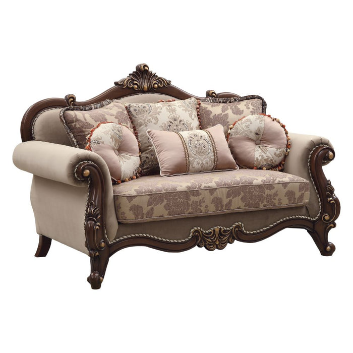 Loveseat w/6 Pillows