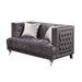 Hegio Loveseat w/2 Pillows
