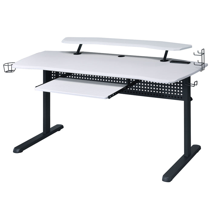 Vildre Gaming Desk w/USB Port - Image 6