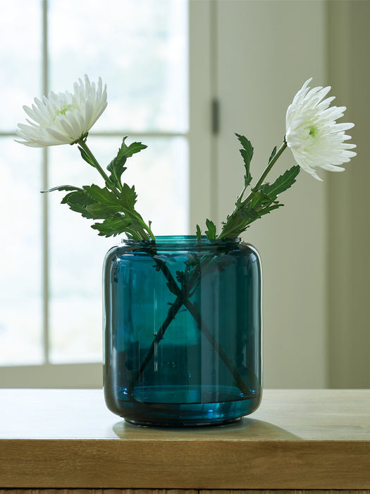 Inisland Vase - FAMSA Furniture (TX)