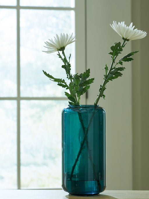 Inisland Vase - FAMSA Furniture (TX)