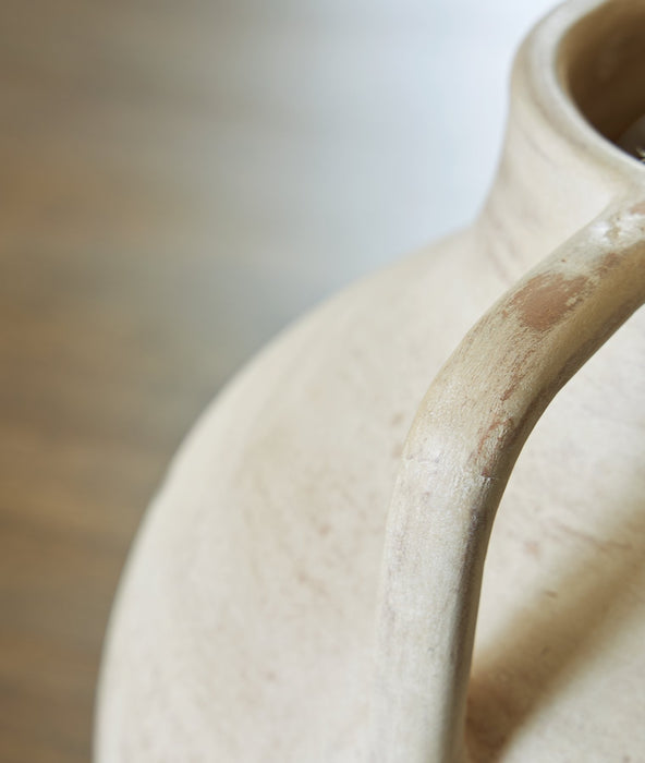 Justy Vase - FAMSA Furniture (TX)