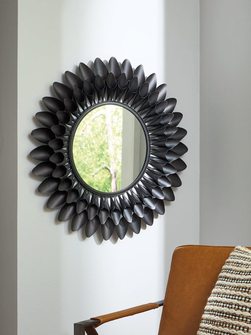 Ryenmour Accent Mirror - FAMSA Furniture (TX)