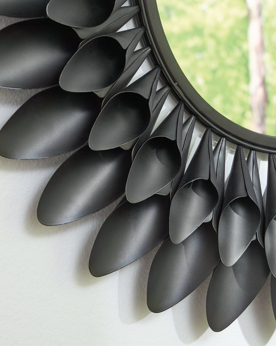 Ryenmour Accent Mirror - FAMSA Furniture (TX)