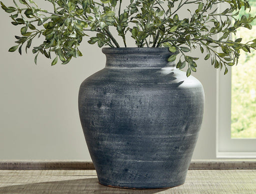 Meadie Vase - FAMSA Furniture (TX)