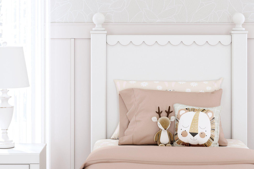 Mollviney Bedroom Set - FAMSA Furniture (TX)