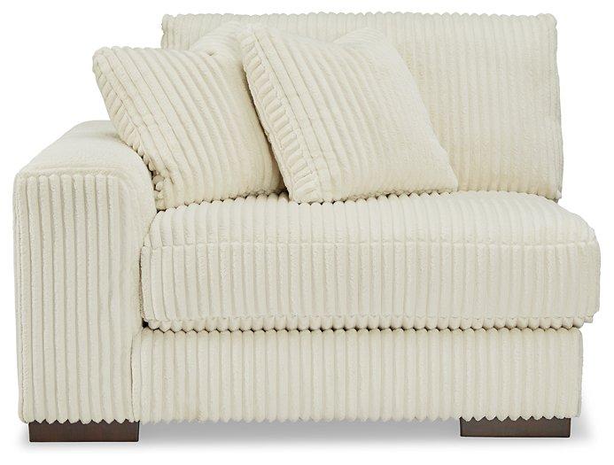 Lindyn Sectional - FAMSA Furniture (TX)