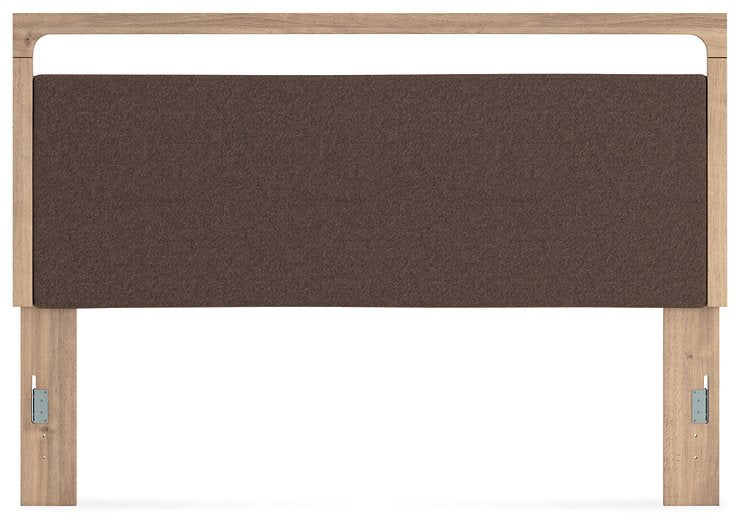 Kinlanni Upholstered Bed - FAMSA Furniture (TX)