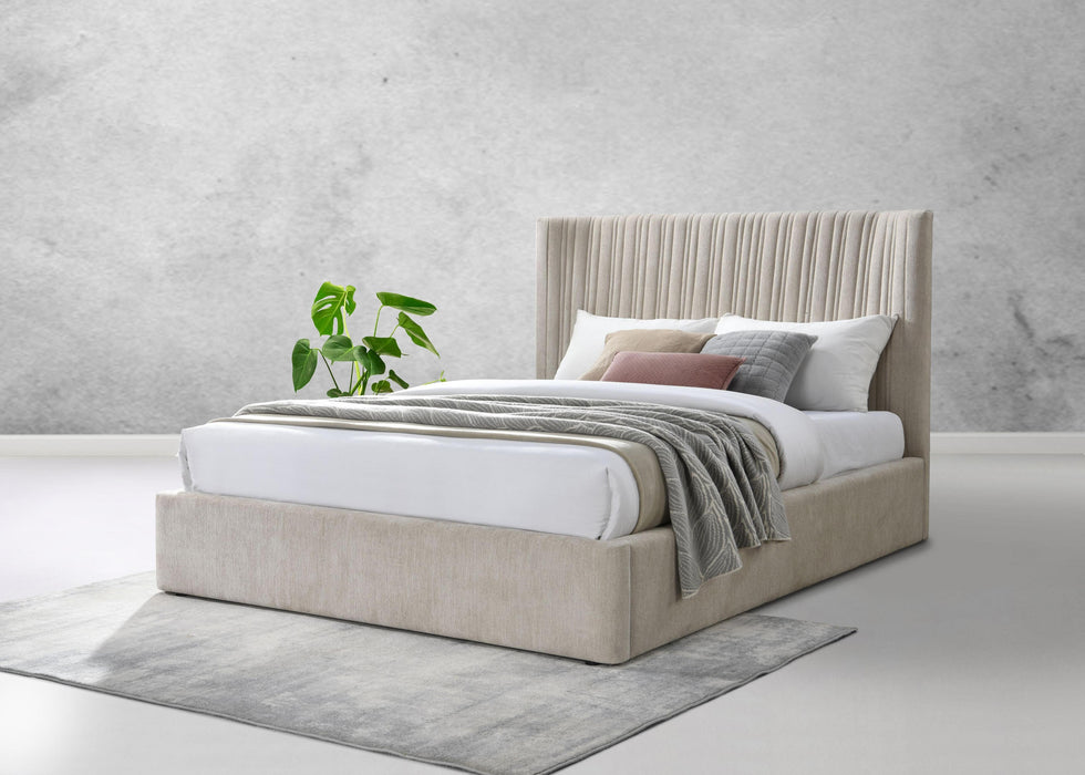 Loren Eastern King Bed - Image 7