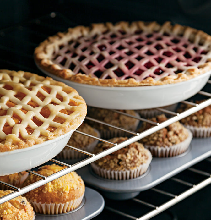 GE® ENERGY STAR® 30" Free-Standing Electric Range JBS460DMWW