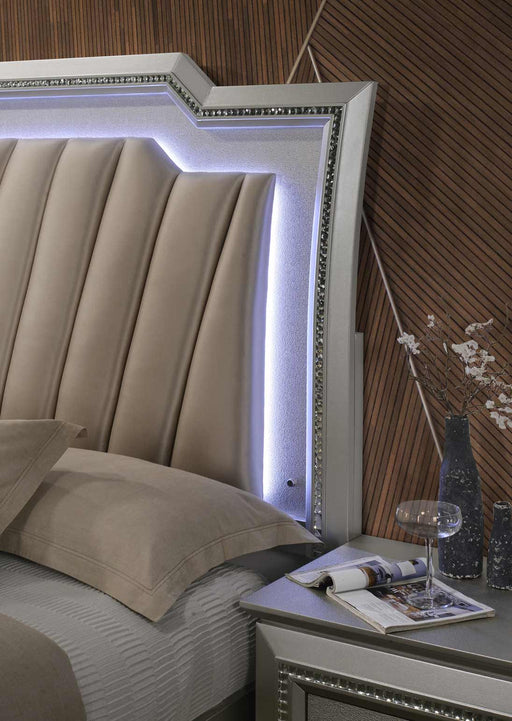 Kaitlyn Queen Bed w/Storage & LED - Image 4